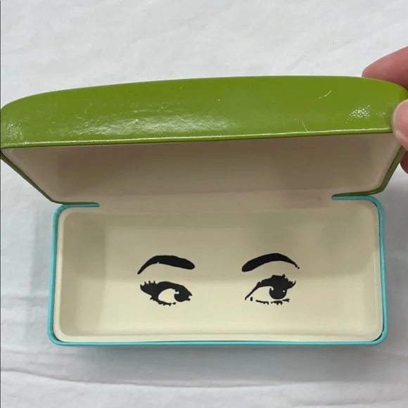 Kate Spade New York Sunglass Case. 6”L x 2.5”W x 2”H. - Picture 7 of 8